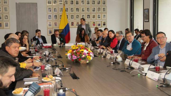 No hubo acuerdos, ni cifras oficiales, hasta ahora, en el día del ‘destape’ de propuestas del salario mínimo para 2026