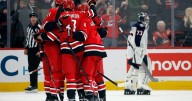 Hurricanes scored 3 goals in the third period to beat the Blue Jackets 4
