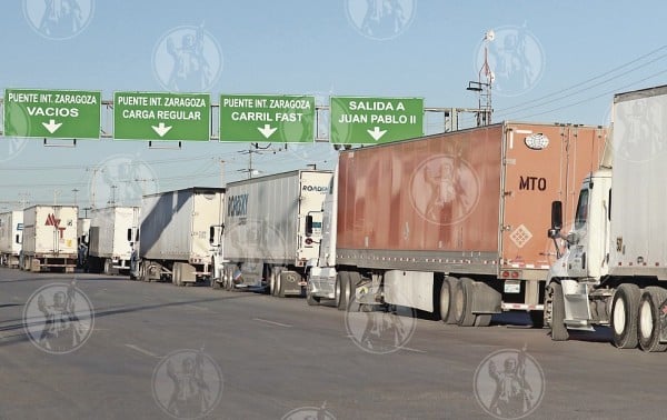 Amplían horario para bajar rezago en cruces