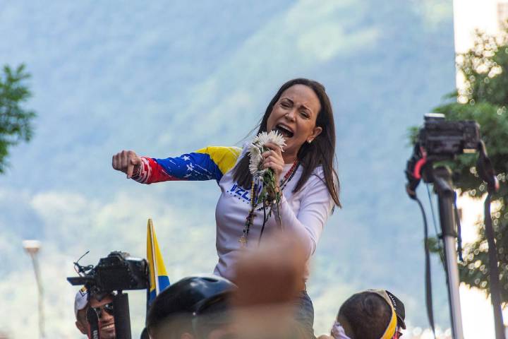 Lancha y avión. Cómo habría salido María Corina Machado de Venezuela tras más de un año en la clandestinidad