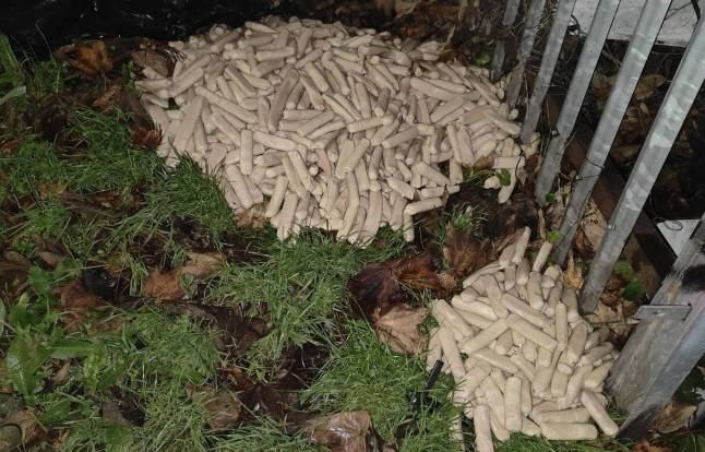 Sausage bandit dumps massive pile of wieners on Bristol footpath