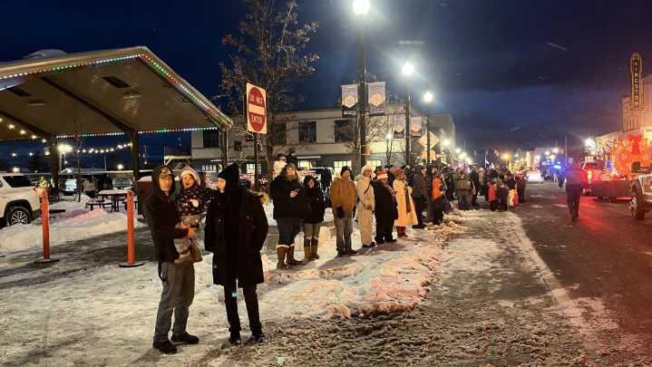WATCH: Cheboygan sings "We wish you a Merry Christmas" at Festival Square