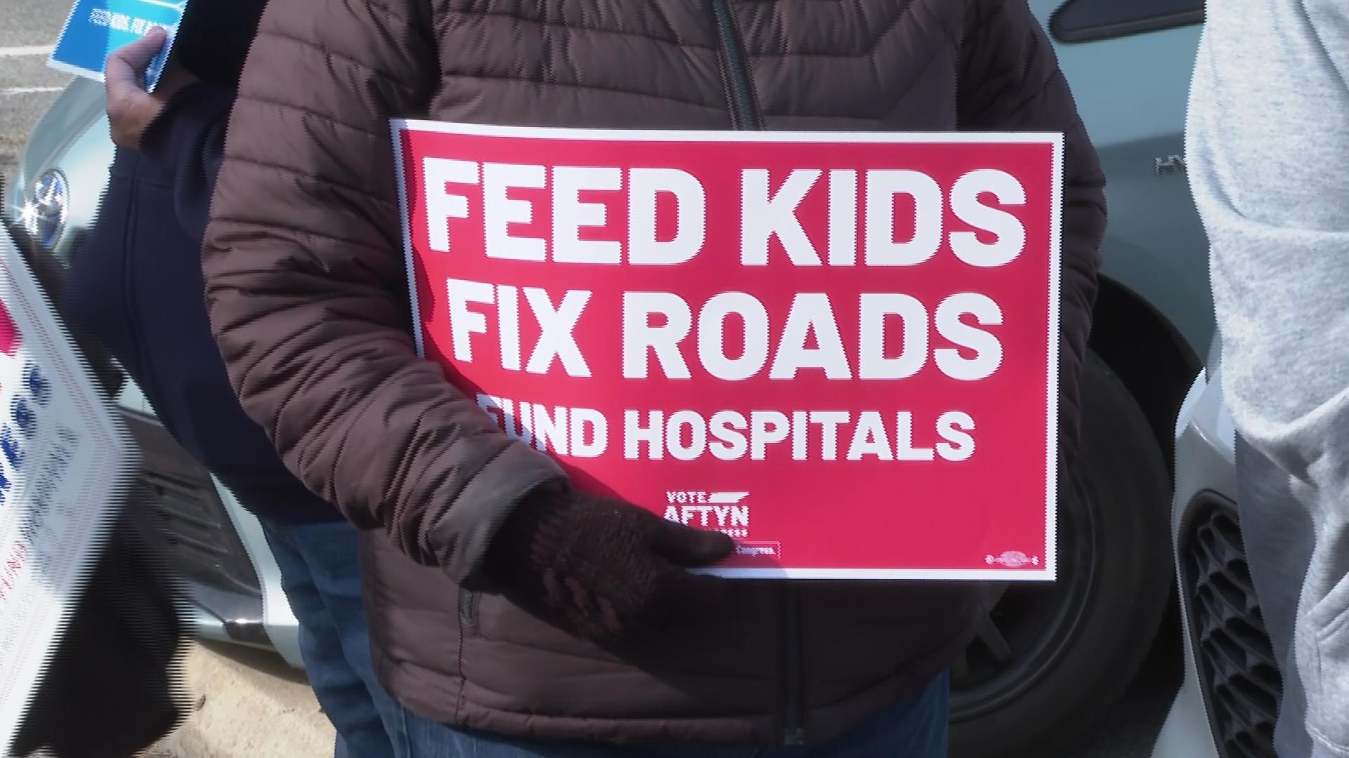 Candidates in hotly contested Tennessee congressional make last