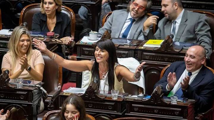 Villaverde retiró su renuncia de Diputados y podría seguir