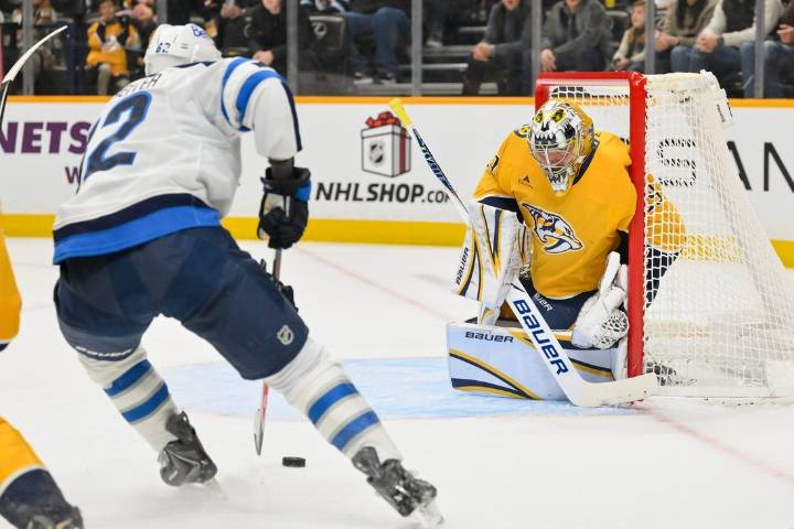 Deadspin | Jets score five in Nashville, end four-game skid