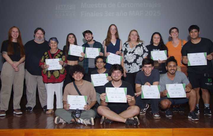 Creatividad en pantalla grande: estudiantes de Medios Audiovisuales presentaron sus cortos finales en el Cine Teatro Oberá