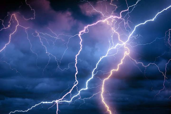 Estas son las diez regiones de Chile con aviso de tormentas eléctricas: fenómeno duraría hasta el jueves