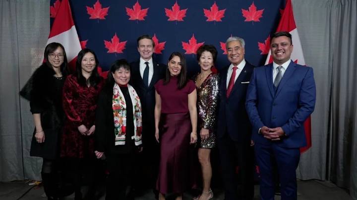 Another Conservative crosses the floor, bringing Liberals 1 MP shy of majority