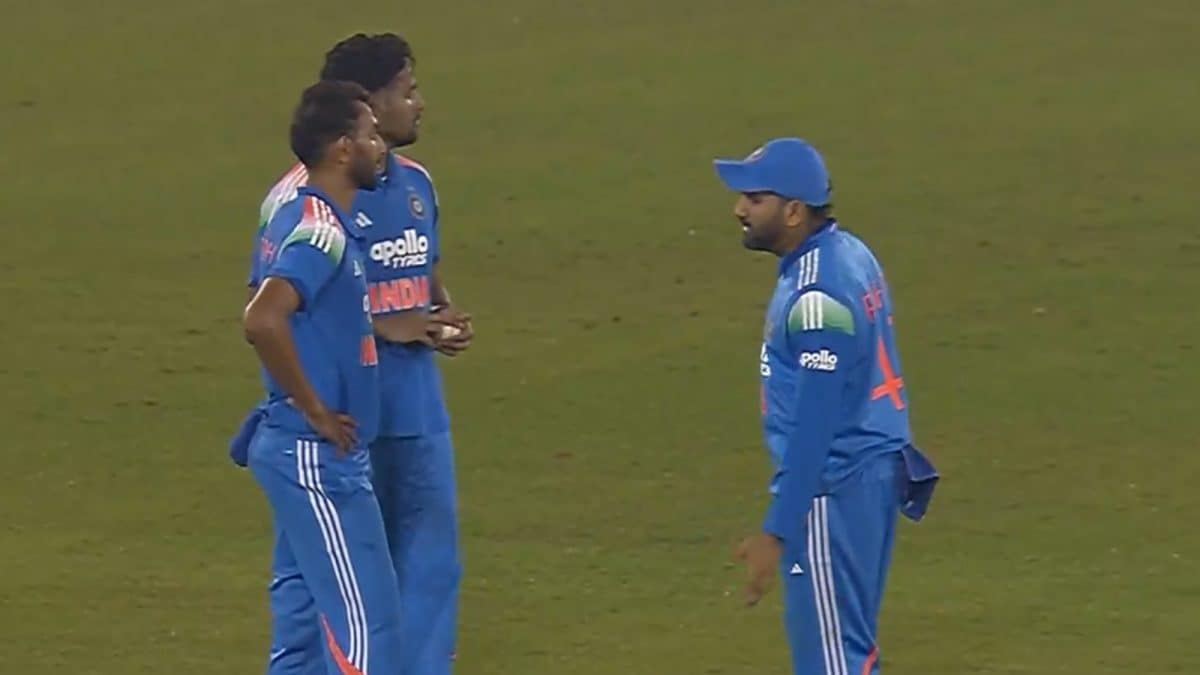 Rohit Sharma Loses His Cool After Wayward Prasidh Krishna Concedes Boundary