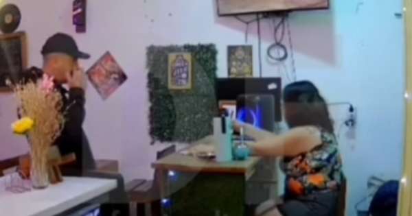 Preguntó cuánto valían los sándwiches y se robó dos celulares en local salteño