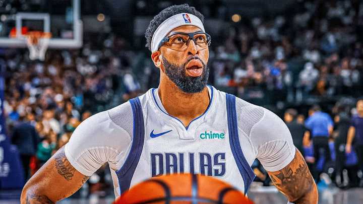 Mavericks’ Anthony Davis is sending an urgent reminder to the NBA without saying a word