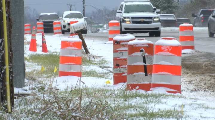 City crews monitoring Lexington roads Tuesday night as temperatures drop