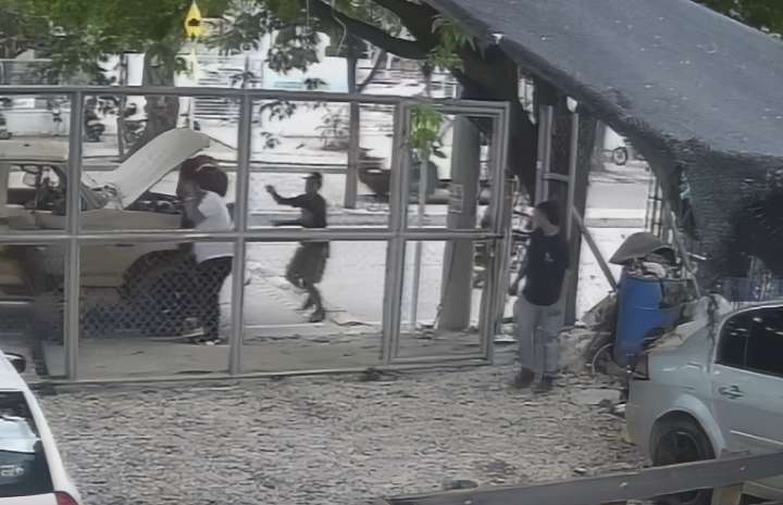 Cámara registró violento intento de hurto contra comerciante en zona de Bavaria y Taminaka