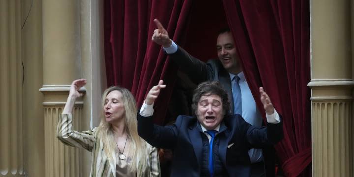 Milei reúne a su mesa chica para definir la estrategia en el Congreso por la reforma laboral y otros proyectos libertarios