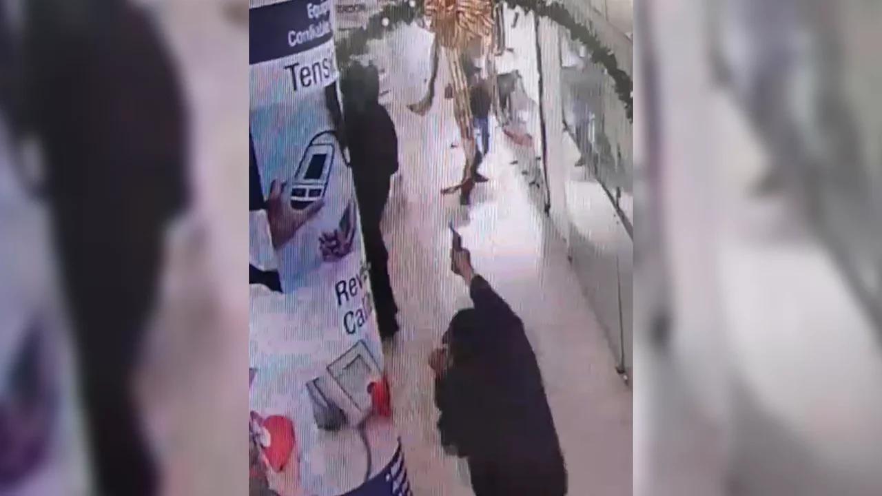 Exclusiva | Videos muestran cómo ocurrió el robo de una joyería en Bogotá: nuevos detalles