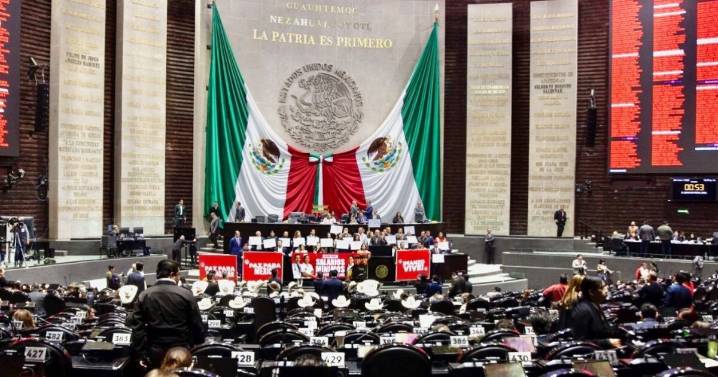 Subirá el salario mínimo pero ¿cuánto ganarán diputados, senadores y la presidenta Sheinbaum en 2026?