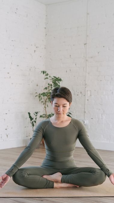 7 Yoga Asanas to Fire Up Metabolism and Reduce Belly Fat