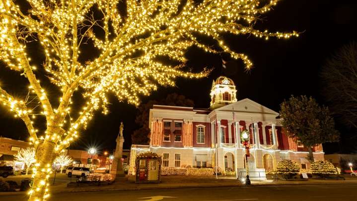 Searcy named one of Southern Living's best Christmas small towns for second year in row