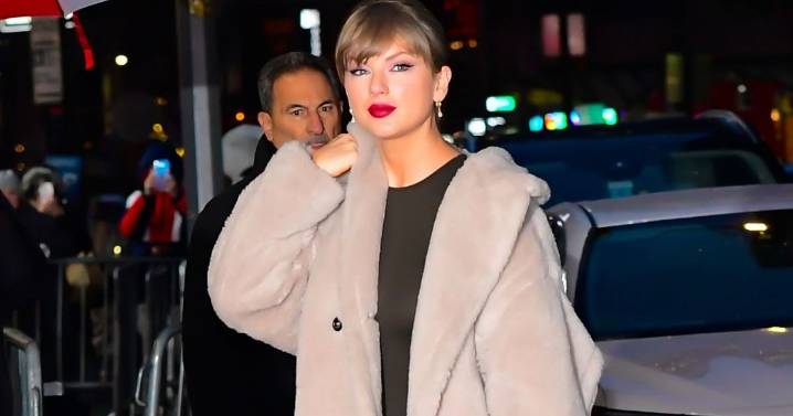 Taylor Swift Shows Off Long Legs in Mini Skirt That Demands Attention