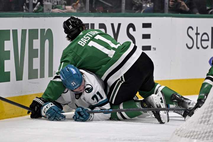 Stars' home dominance of Sharks continues in 4-1 win - The Rink Live | Coverage of youth, junior, high school and college hockey