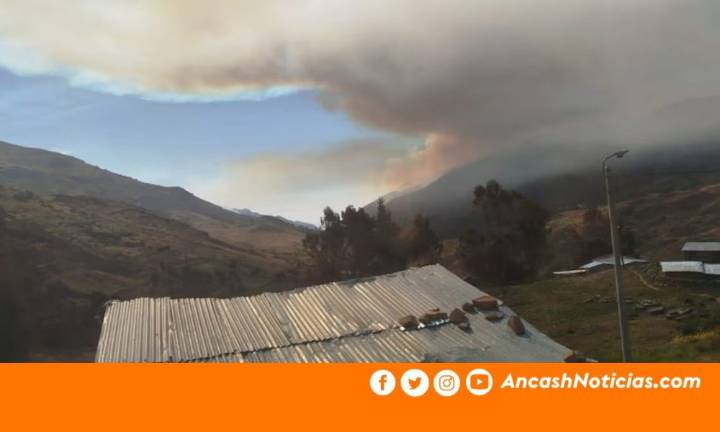 Áncash: incendios forestales preocupan a comunidades; humo llega hasta Huaraz y piden brigadas de emergencia