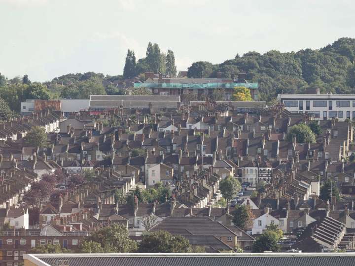 New home buyer inquiries fell to two-year low in November – Rics