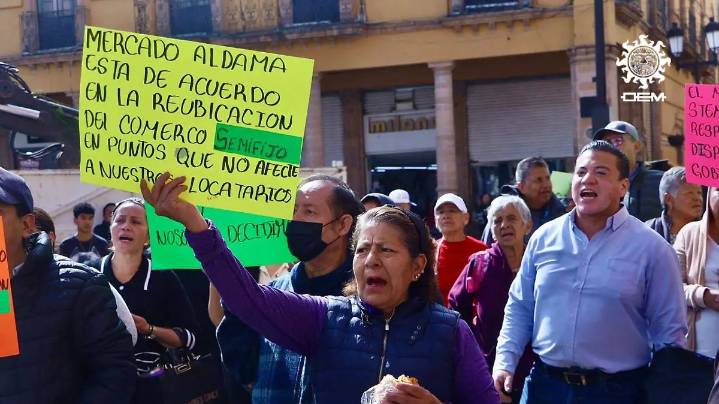 Choque entre comerciantes en León por espacios en alrededor del Templo de la Soledad