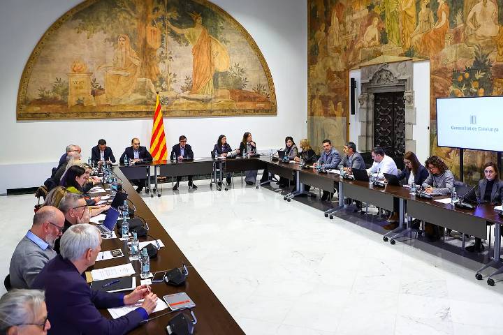 La Generalitat aprueba el primer ERTE por la crisis de la peste porcina africana para 450 trabajadores de un matadero de Osona (Barcelona) y el precio del cerdo cae por tercera vez en Mercolleida