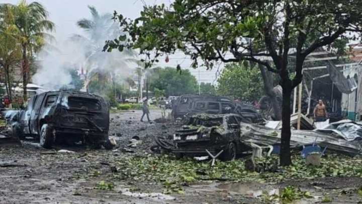 Explosión de auto bomba deja muertos y lesionados en Coahuayana
