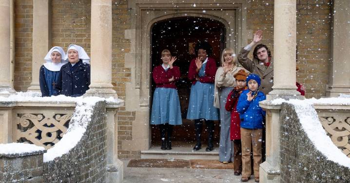 Call the Midwife confirms return of Coronation Street star in sneak peek photo