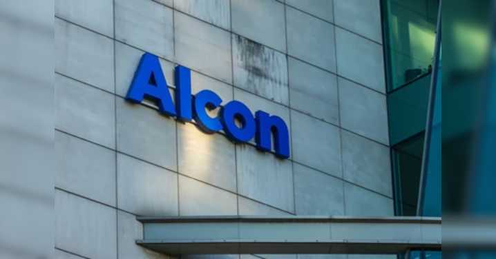 Swiss eyecare giant Alcon lifts bid for rival Staar