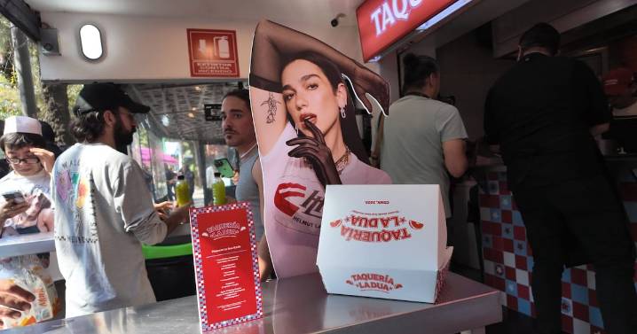 Dua Lipa celebra su conexión con México a través de ‘Taquería La Dua’