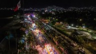 México: multitud acompañó caravana navideña en Acapulco [FOTOS]