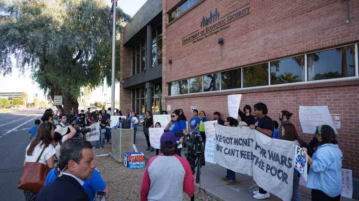 Federal cuts lead to 'ridiculous' SNAP benefit wait times