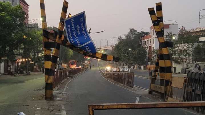 Not again! Heavy vehicle smashes height barrier on Shaheed Gowari Flyover