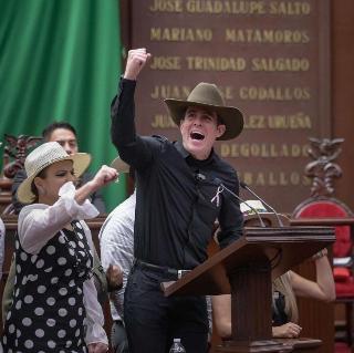 Carlos Bautista Tafolla reafirma plan político pese al hallazgo de cuerpos en predio abandonado en Michoacán