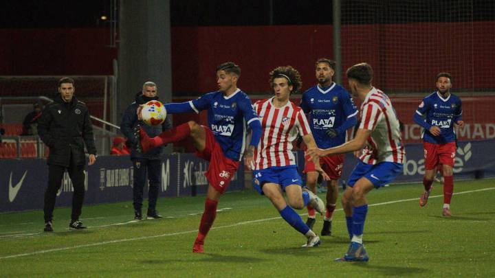 El C.D. Teruel sucumbe contra el líder y se cae de los puestos de playoff (3