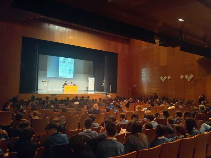 La UJI acerca la historia de Vila-real al alumnado de ESO a través de sus personajes más relevantes