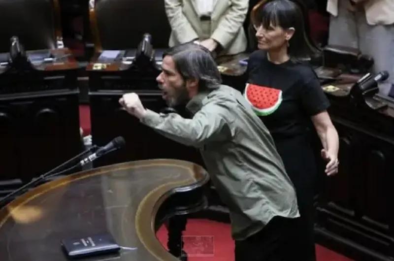Tensión en el Congreso: Del Caño juró con fuertes críticas al Gobierno y desató un cruce con Lilia Lemoine