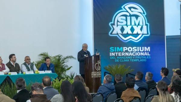 Galería.- Realizan simposio manzanero en Cuauhtémoc