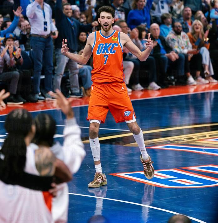 Spurs y Thunder complementan las semifinales