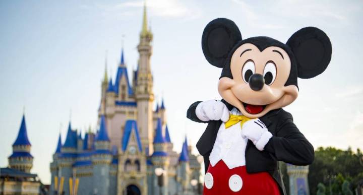 Disney autoriza uso de más de 200 personajes en alianza con OpenAI