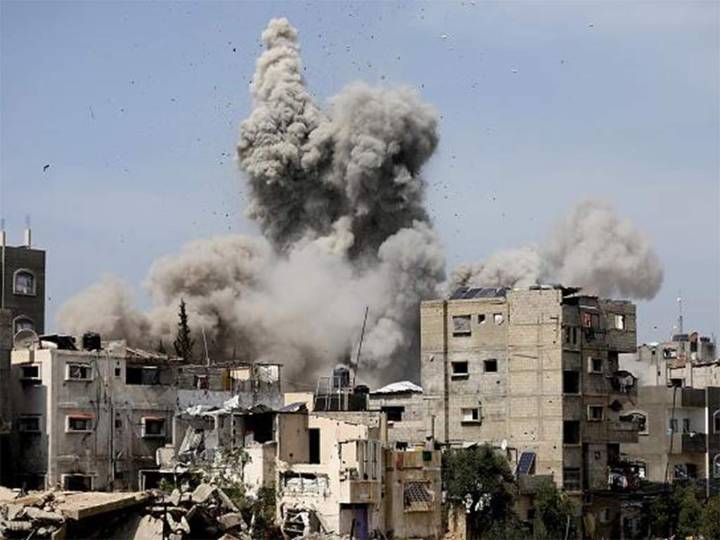 Israel bombardea Gaza y lanza nuevas redadas en Cisjordania