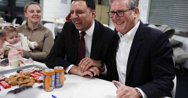 UK Government slammed for 'ignoring' migrants in child poverty plans