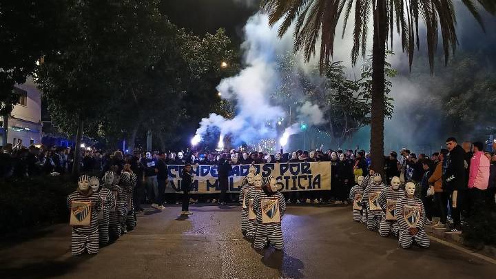 La afición clama por la eterna situación del Málaga CF