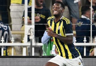 EN VIDEO: Jhon Durán marca golazo para salvar de la derrota al Fenerbahce