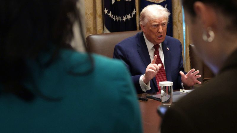 Trump anuncia US$ 12.000 millones para agricultores afectados por aranceles