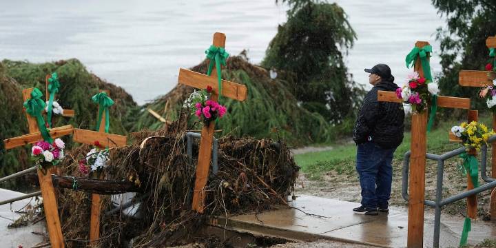 ‘There is water everywhere, we cannot move.’ Camp Mystic staffer pleads for help in newly released 911 audio