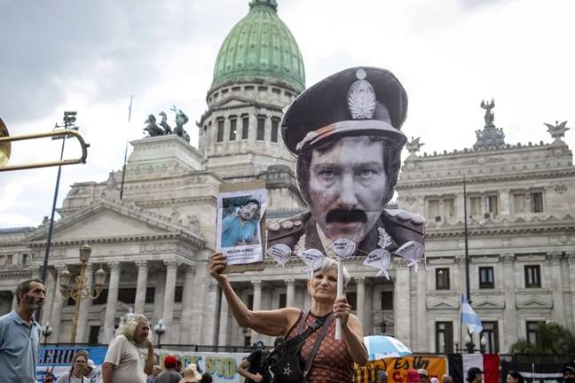 Nueva marcha en el Congreso mientras los diputados hacían la sesión preparatoria