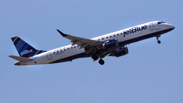 Vuelo de JetBlue casi choca con avión militar cerca de Venezuela